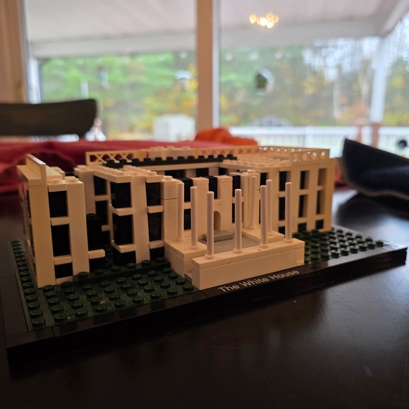 Lego White House Set 21006 - Opened, Retired Product - Picture 3 of 16